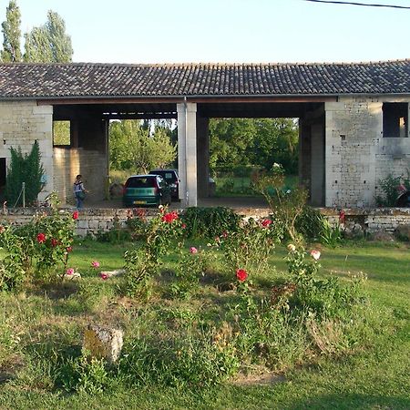 Chambres D'Hotes Entre Niort Et Marais Poitevin Bessines Exterior photo